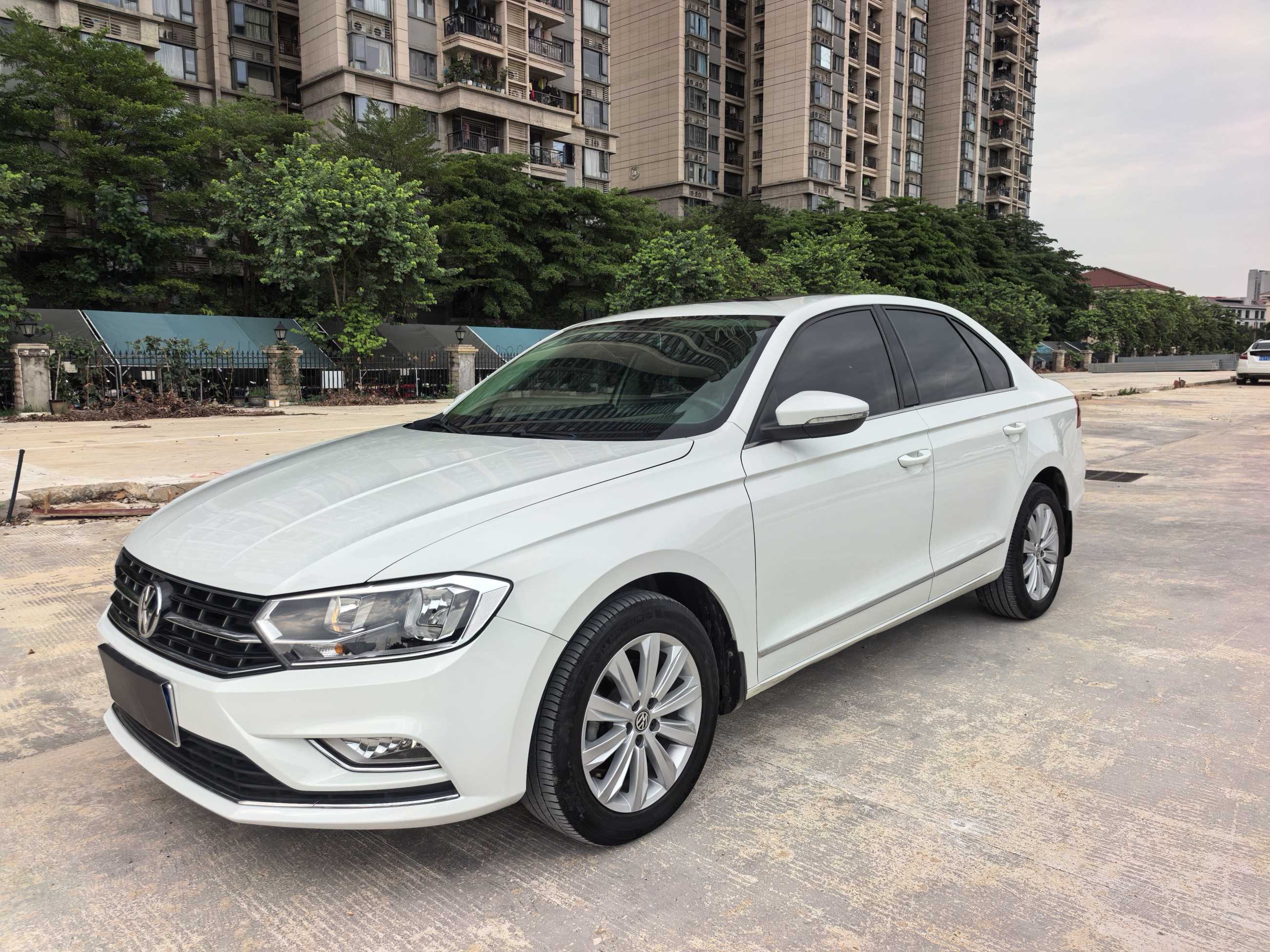 Volkswagen Bora 2016 car image 