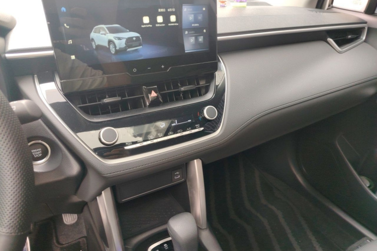 Toyota Corolla Cross 2025 car image #17