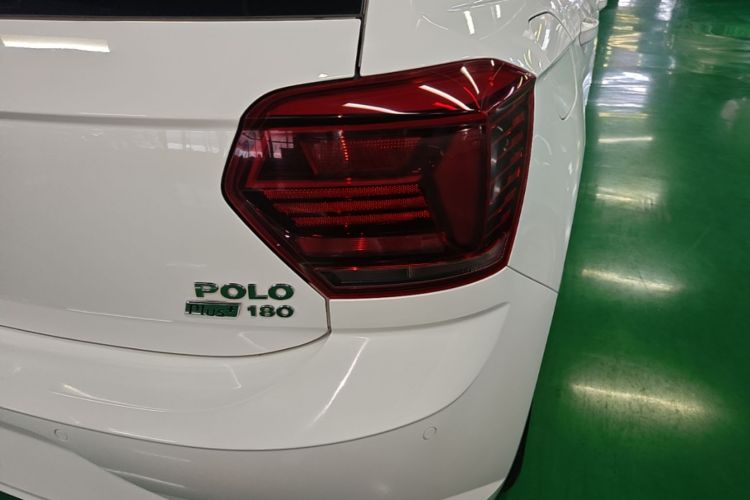Volkswagen Polo 2021 car image #8