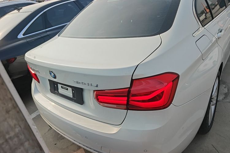 BMW 3 Series 2017 car image #6