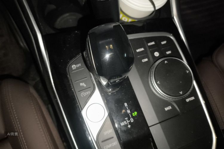 BMW 3 Series 2020 car image #16