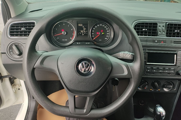 Volkswagen Polo 2016 #11 Volkswagen Polo 2016 car image #11