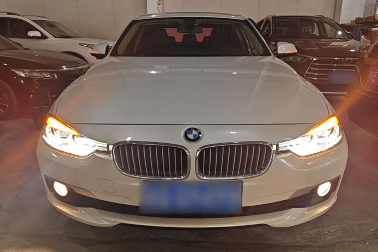 BMW 3 Series 2018 #3 BMW 3 Series 2018 car image #3
