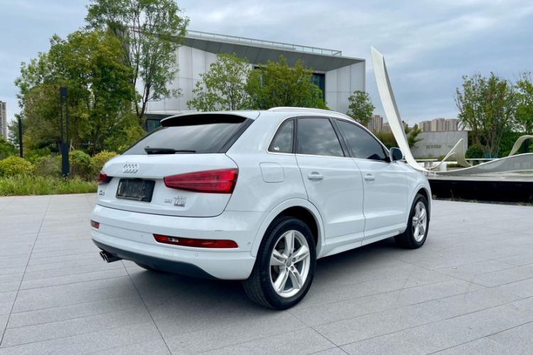Audi Q3 2016 immagine di auto #6