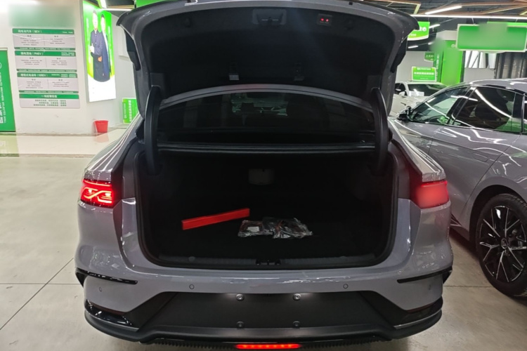 BYD Han 2025 car image #21