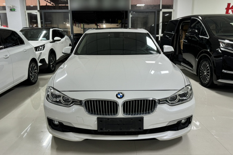 BMW 3 Series 2019 #10 BMW 3 Series 2019 car image #10
