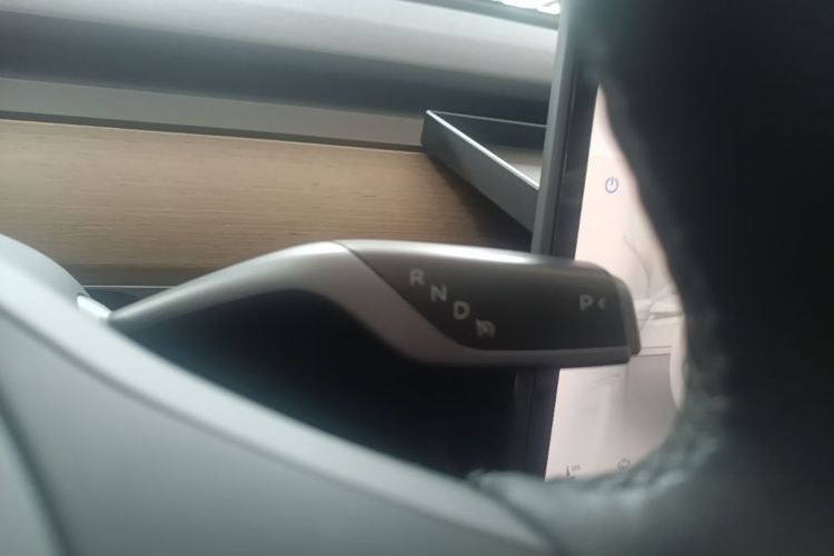 Tesla Model Y 2022 #14 Tesla Model Y 2022 car image #14