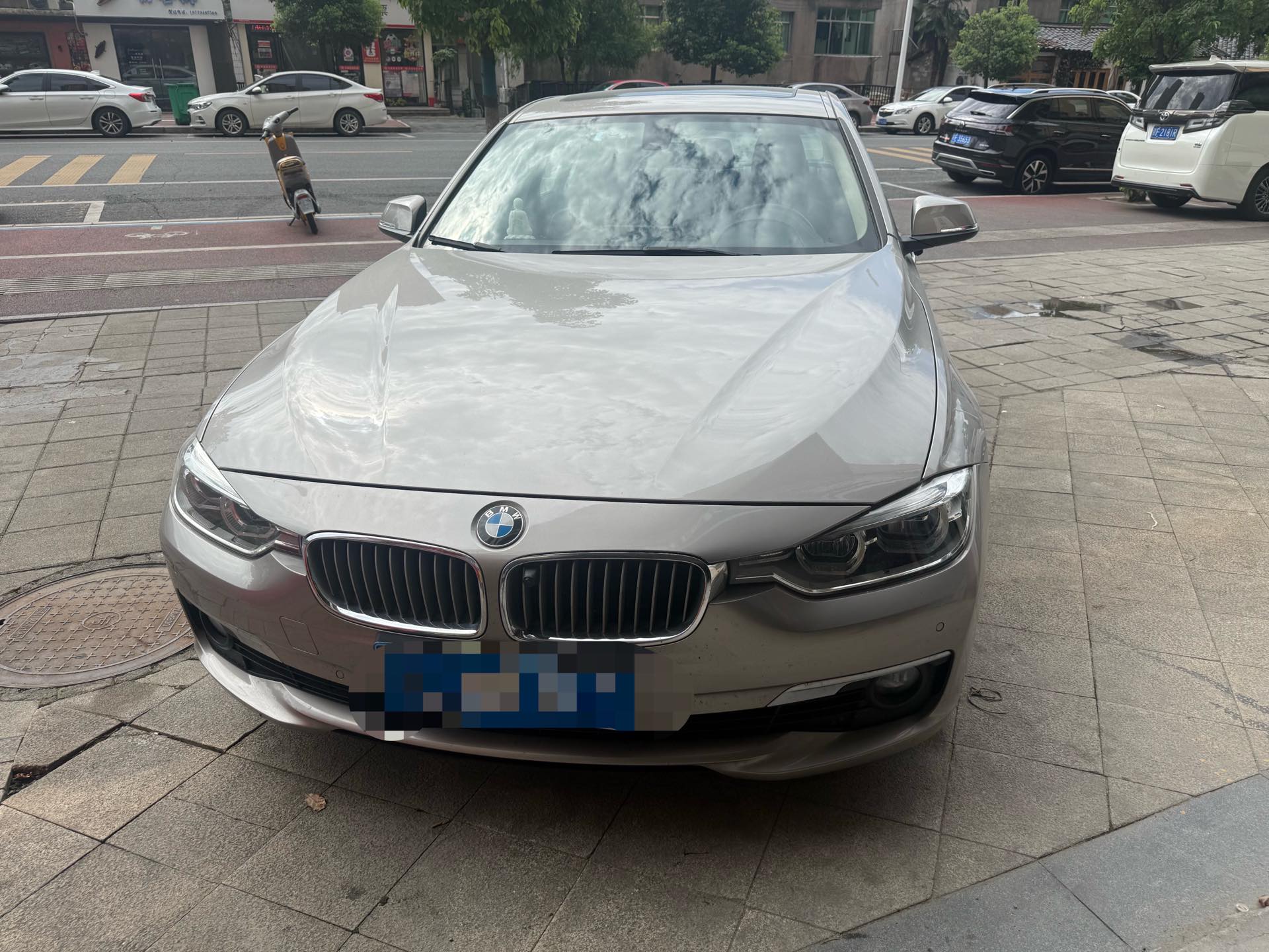 BMW 3 Series 2019 car image #2