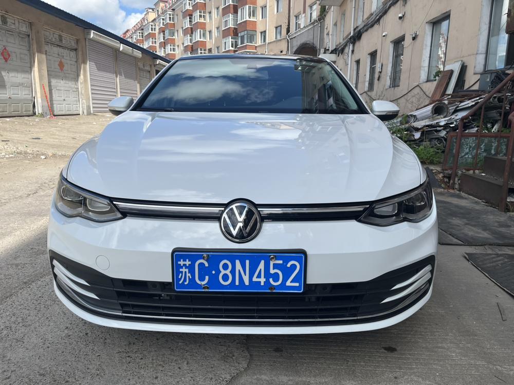 Volkswagen Golf 2023 صورة سيارة #2