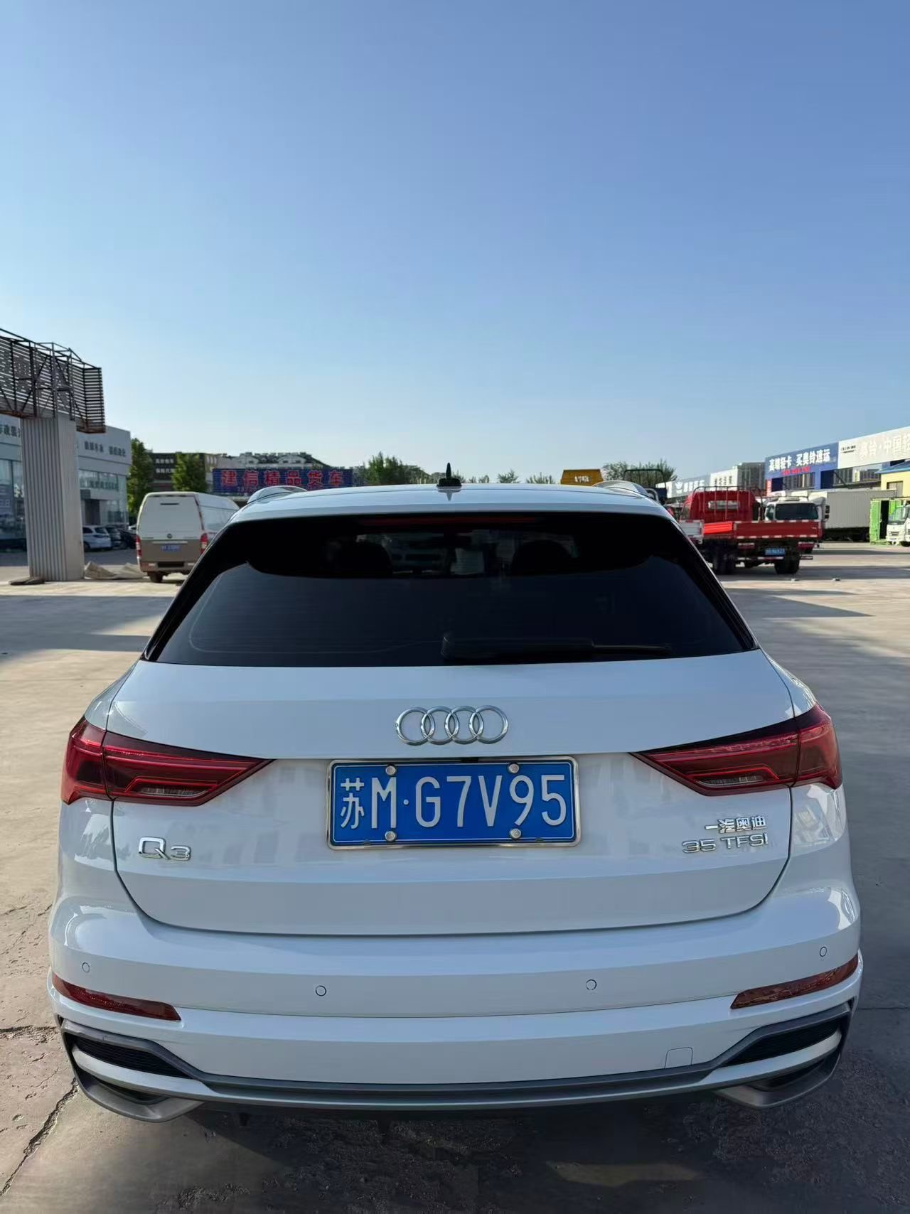Audi Q3 2020 car image #5