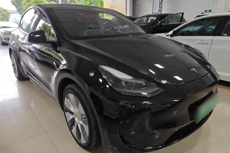 Tesla Model Y 2023 #4 Tesla Model Y 2023 car image #4