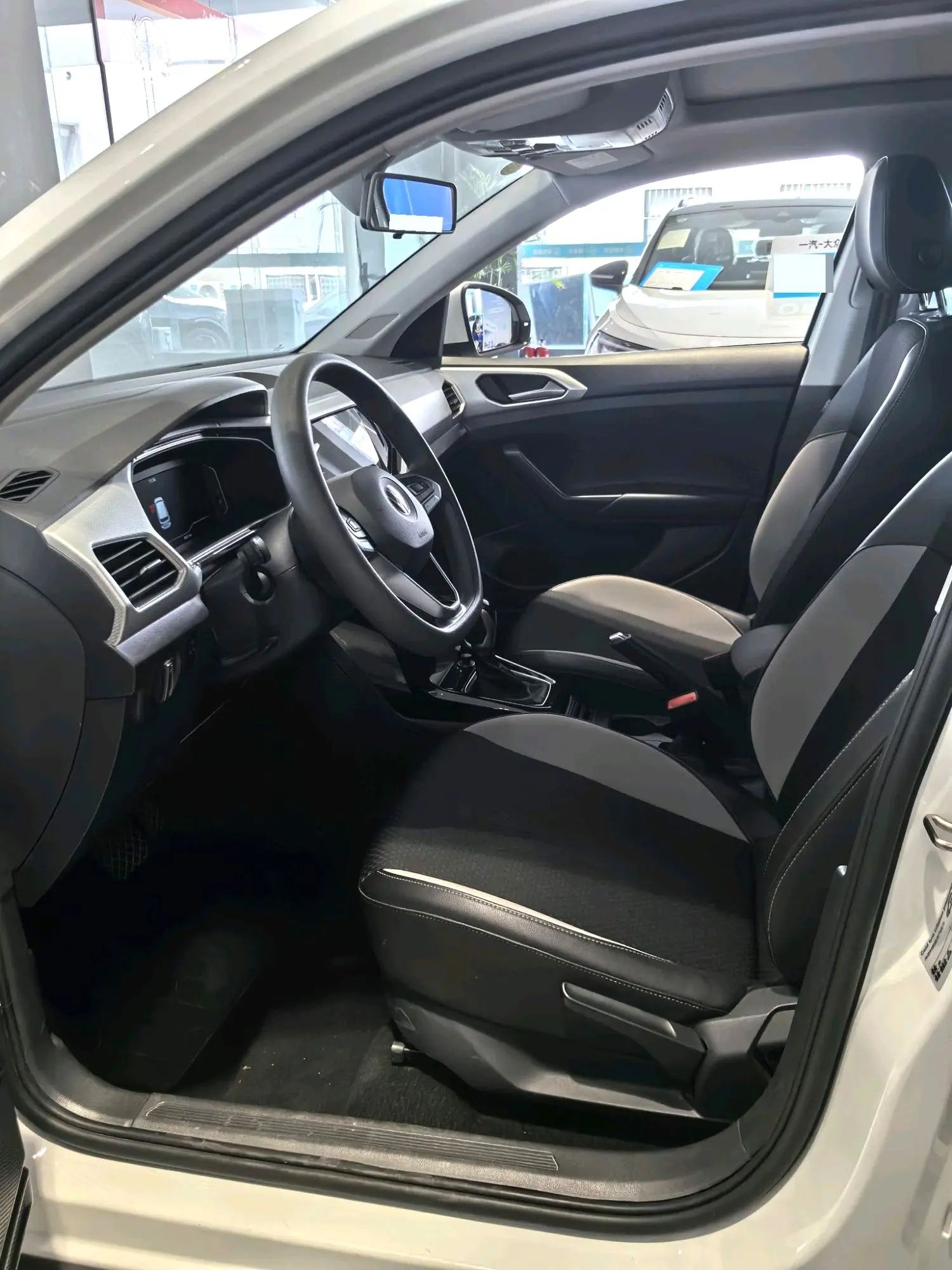 2024 car image #5