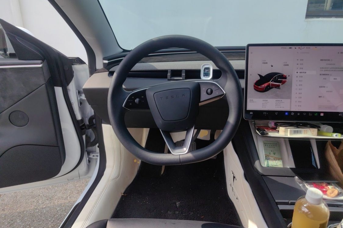 Tesla Model 3 2024 immagine di auto #23