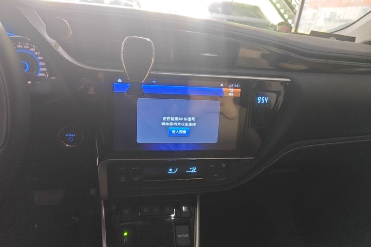 Toyota Corolla 2018 immagine di auto #13