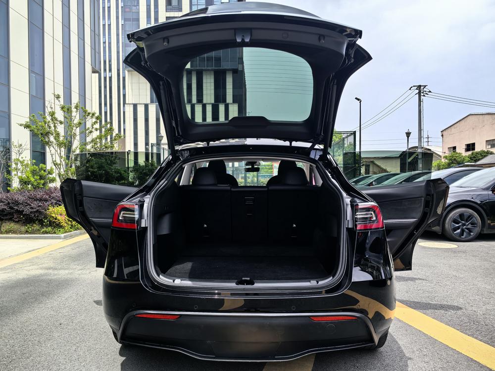 Tesla Model Y 2022 #12 Tesla Model Y 2022 car image #12