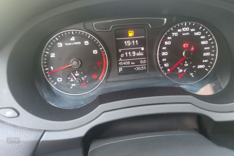 Audi Q3 2017 #14 Audi Q3 2017 car image #14