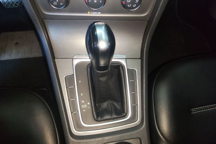 Volkswagen Golf 2016 car image #18