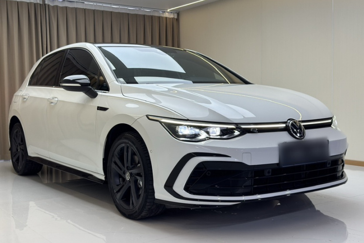 Volkswagen Golf 2021 car image #3