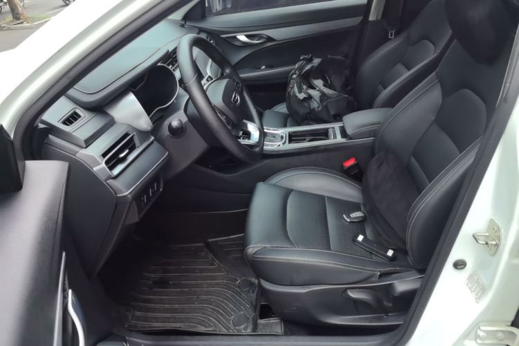 GEELY Emgrand 2021 car image #19