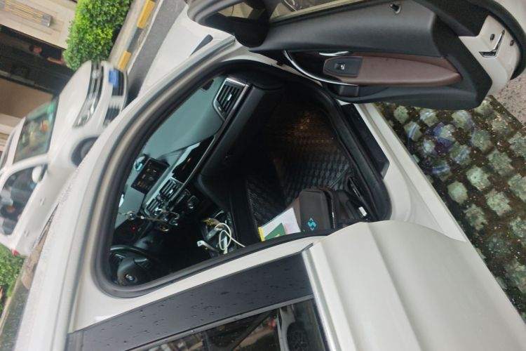 BMW 3 Series 2019 #27 BMW 3 Series 2019 car image #27