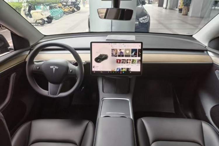 Tesla Model Y 2021 #9 Tesla Model Y 2021 car image #9