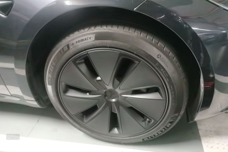Tesla Model 3 2024 car image #9