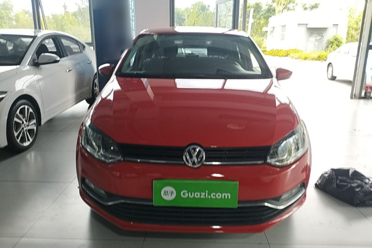 Volkswagen Polo 2015 car image #3