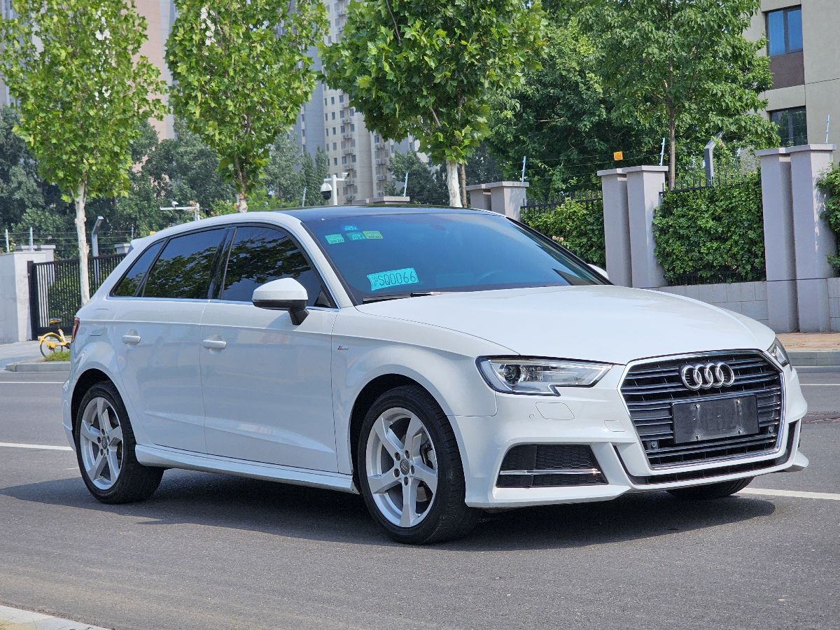 Audi A3 2018 car image #2
