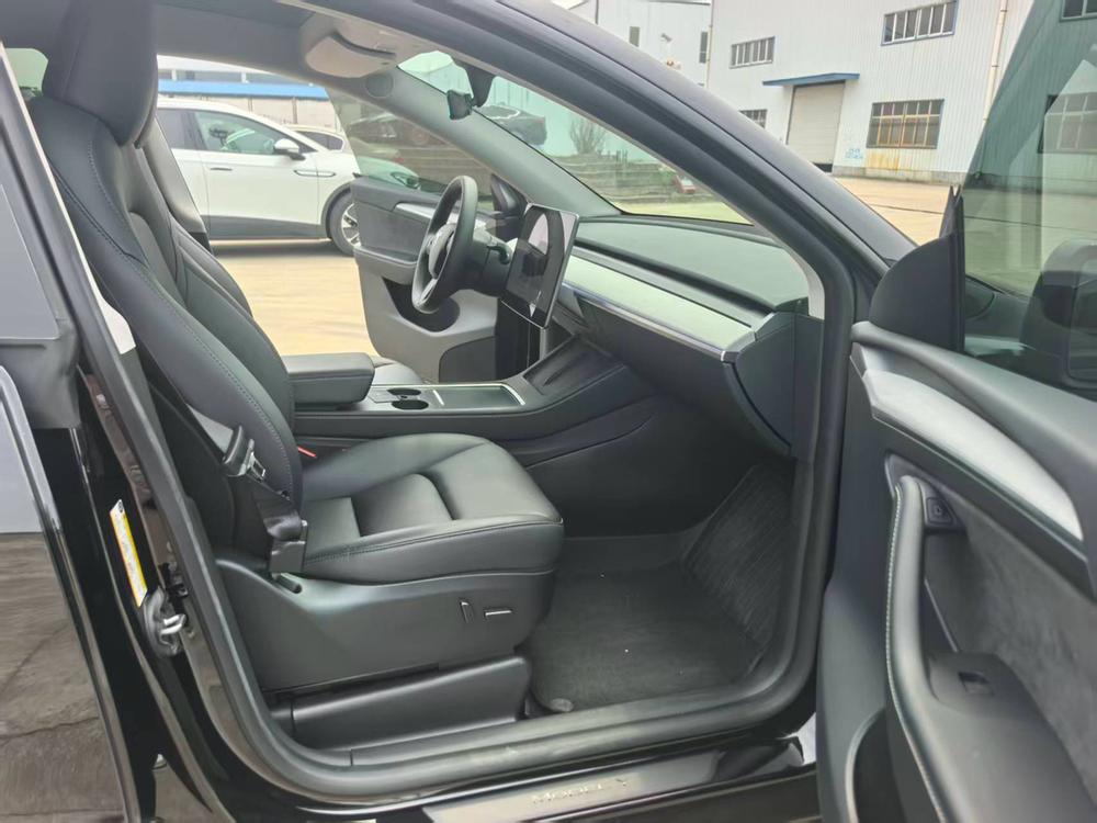 Tesla Model Y 2023 #7 Tesla Model Y 2023 car image #7