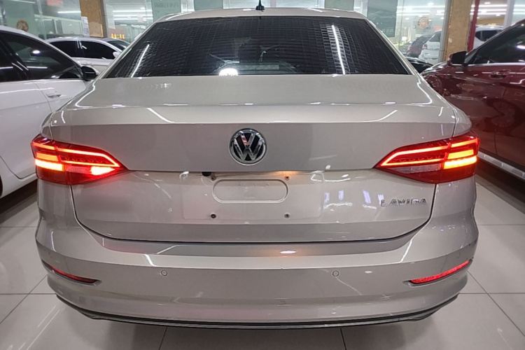 Volkswagen Lavida 2020 car image #6