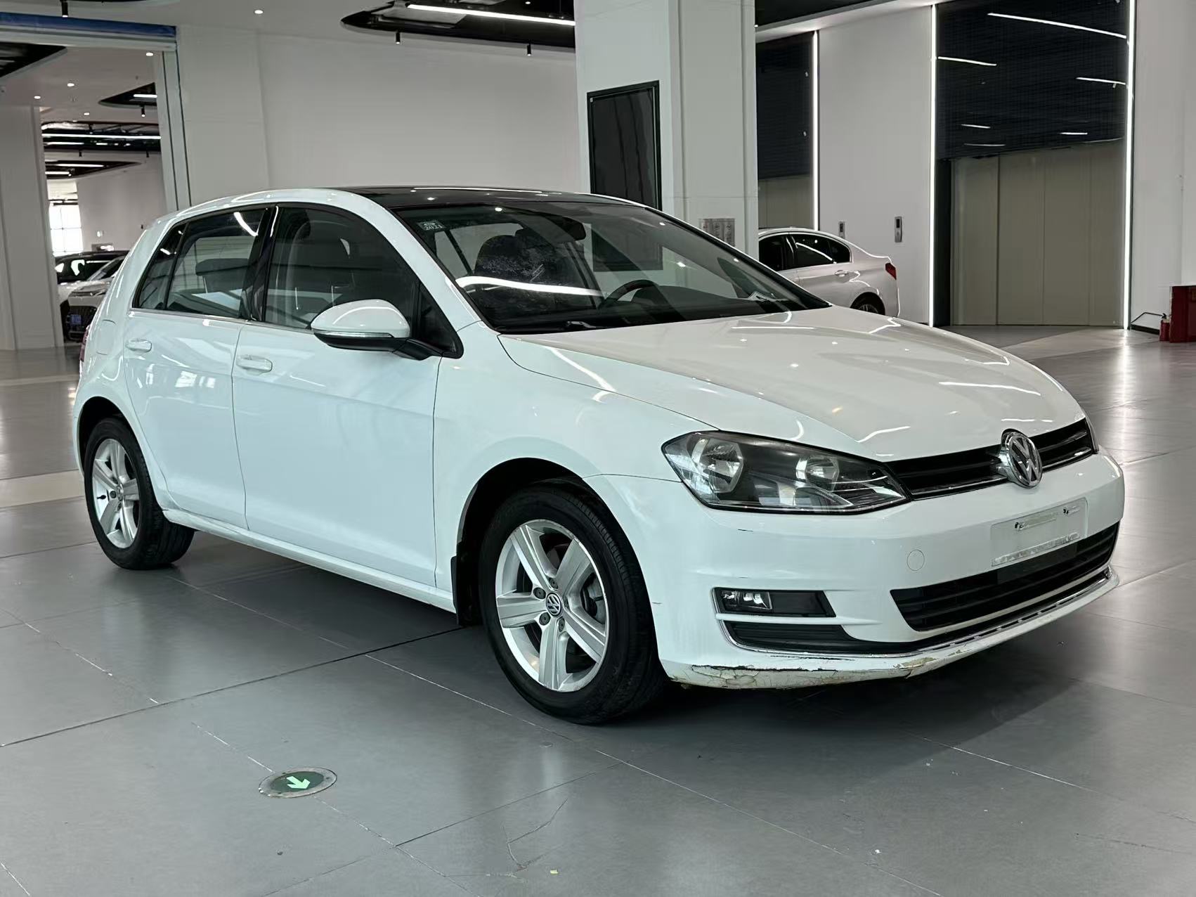 Volkswagen Golf 2014 car image #3