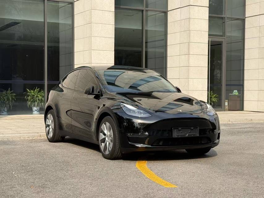 Tesla Model Y 2022 #5 Tesla Model Y 2022 car image #5