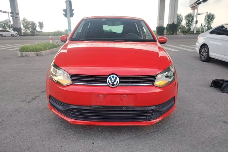 Volkswagen Polo 2015 car image #3