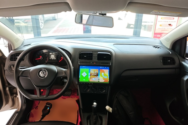 Volkswagen Polo 2017 car image #10
