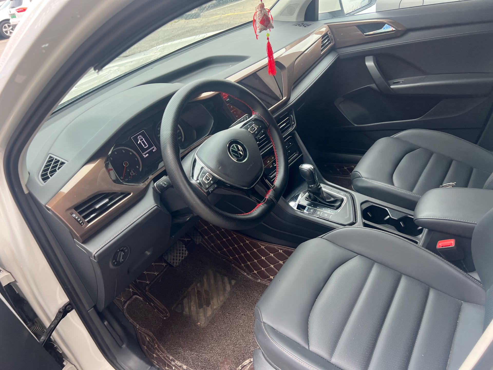 2020 immagine di auto #5