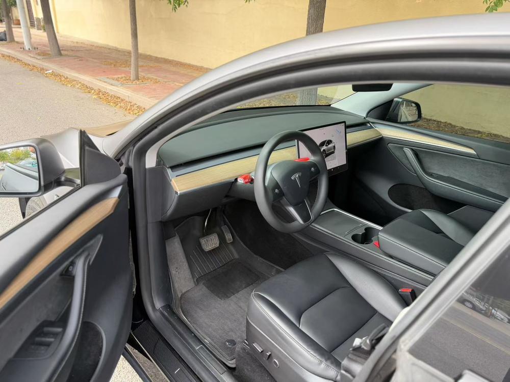 Tesla Model Y 2023 car image #7