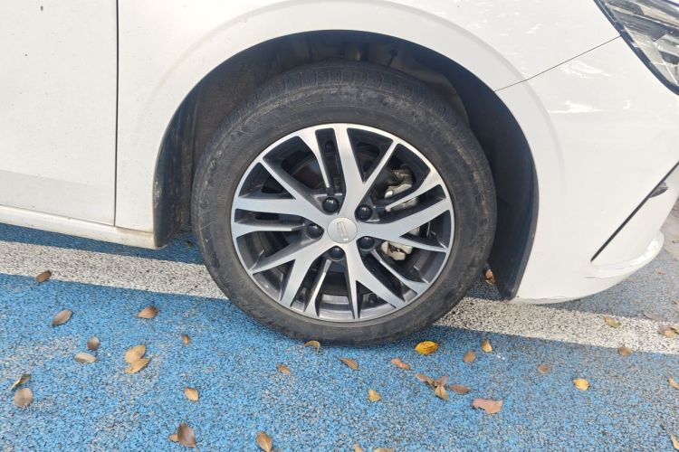 GEELY Emgrand 2023 immagine di auto #9