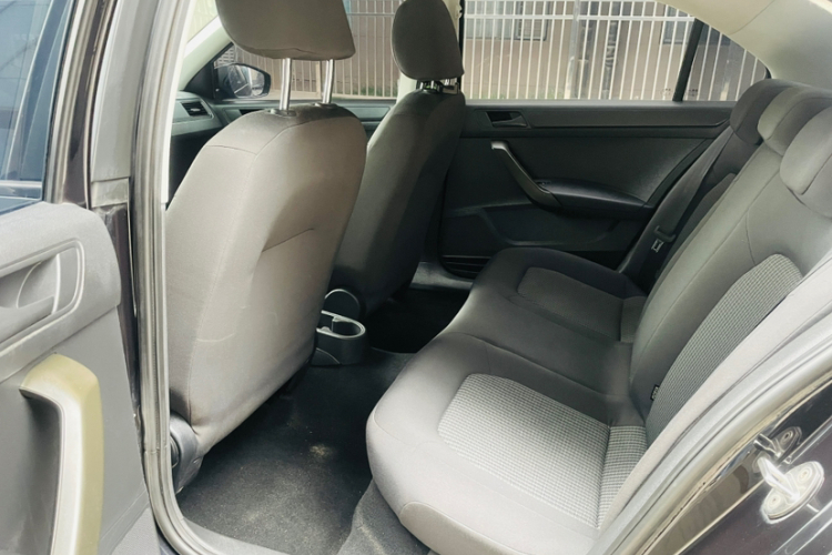 Volkswagen Santana 2017 car image #15