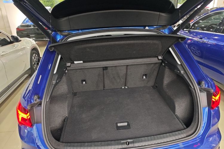 Audi Q3 2019 car image #21