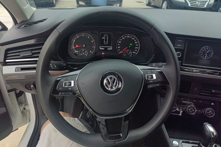 Volkswagen Bora 2019 #11 Volkswagen Bora 2019 car image #11