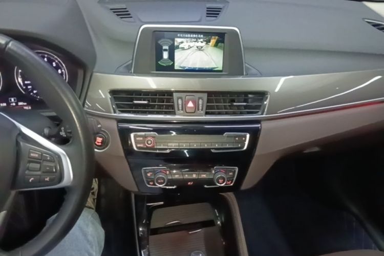 BMW X1 2019 car image #13