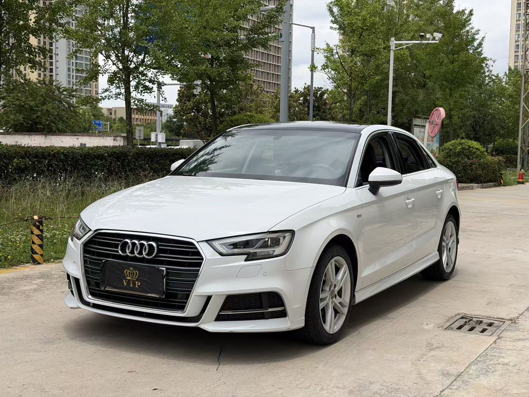Audi A3 2019 car image 