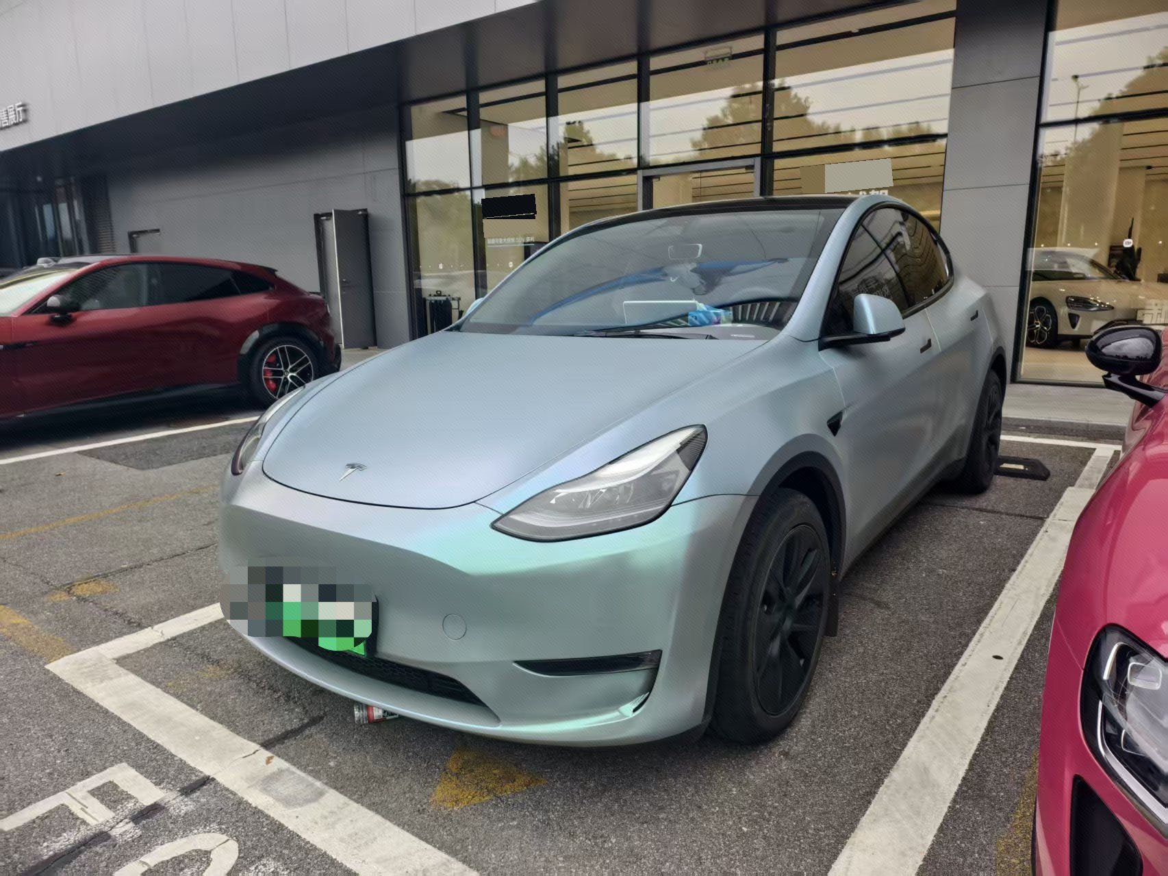 Tesla Model Y 2023 immagine di auto 