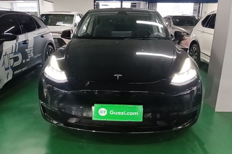 Tesla Model Y 2023 car image #3