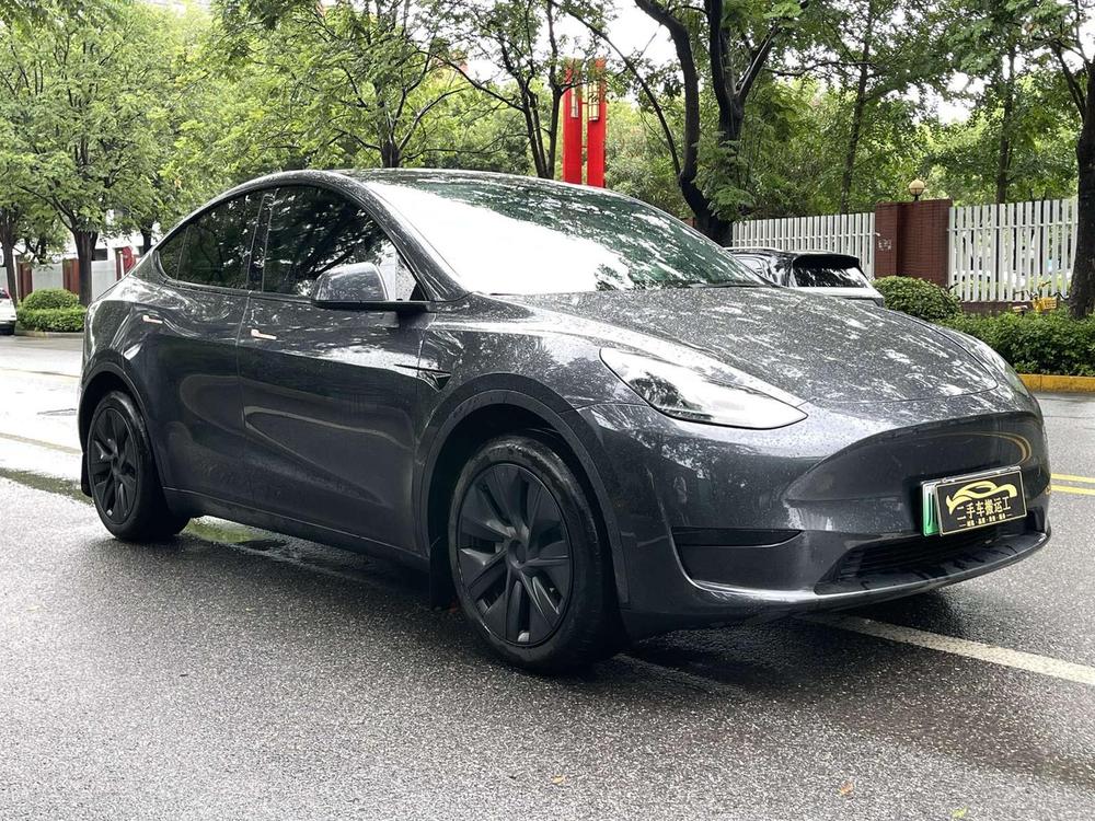 Tesla Model Y 2024 car image #3