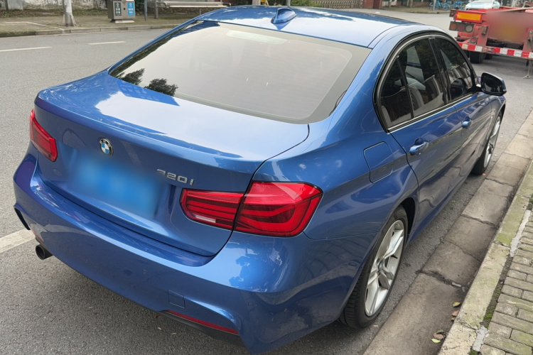BMW 3 Series 2018 #6 BMW 3 Series 2018 car image #6