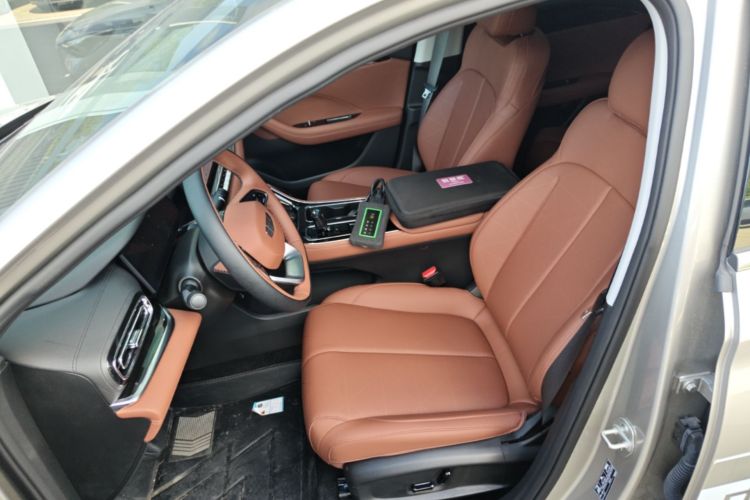 GEELY Emgrand 2026 #16 GEELY Emgrand 2026 car image #16