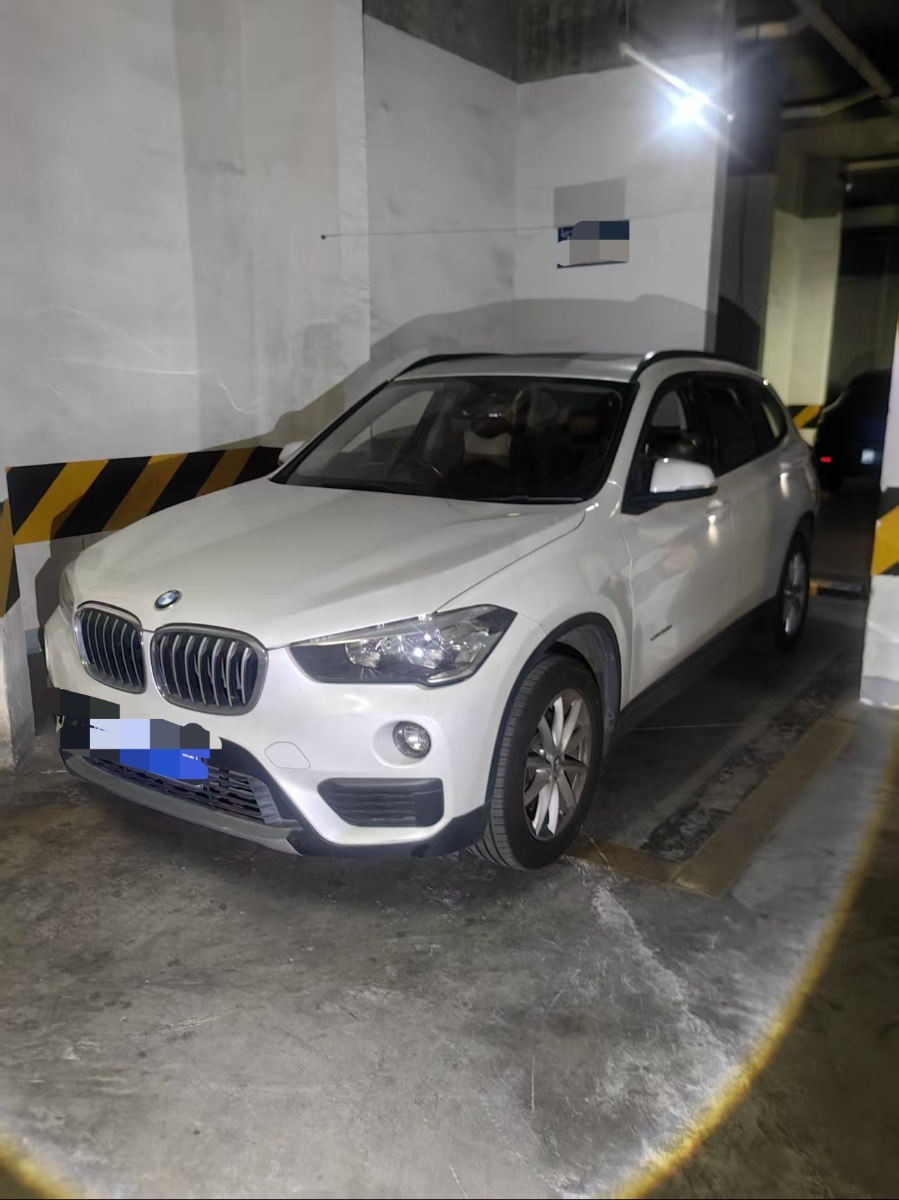 BMW X1 2017 BMW X1 2017 car image