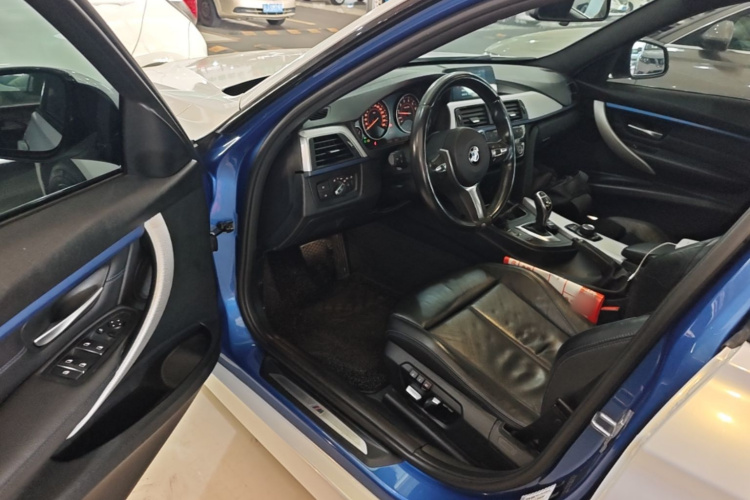 BMW 3 Series 2018 #12 BMW 3 Series 2018 car image #12