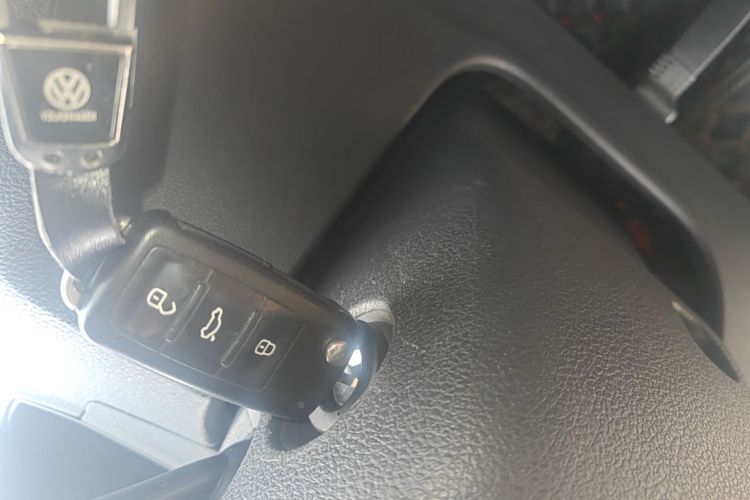 Volkswagen Santana 2019 car image #14